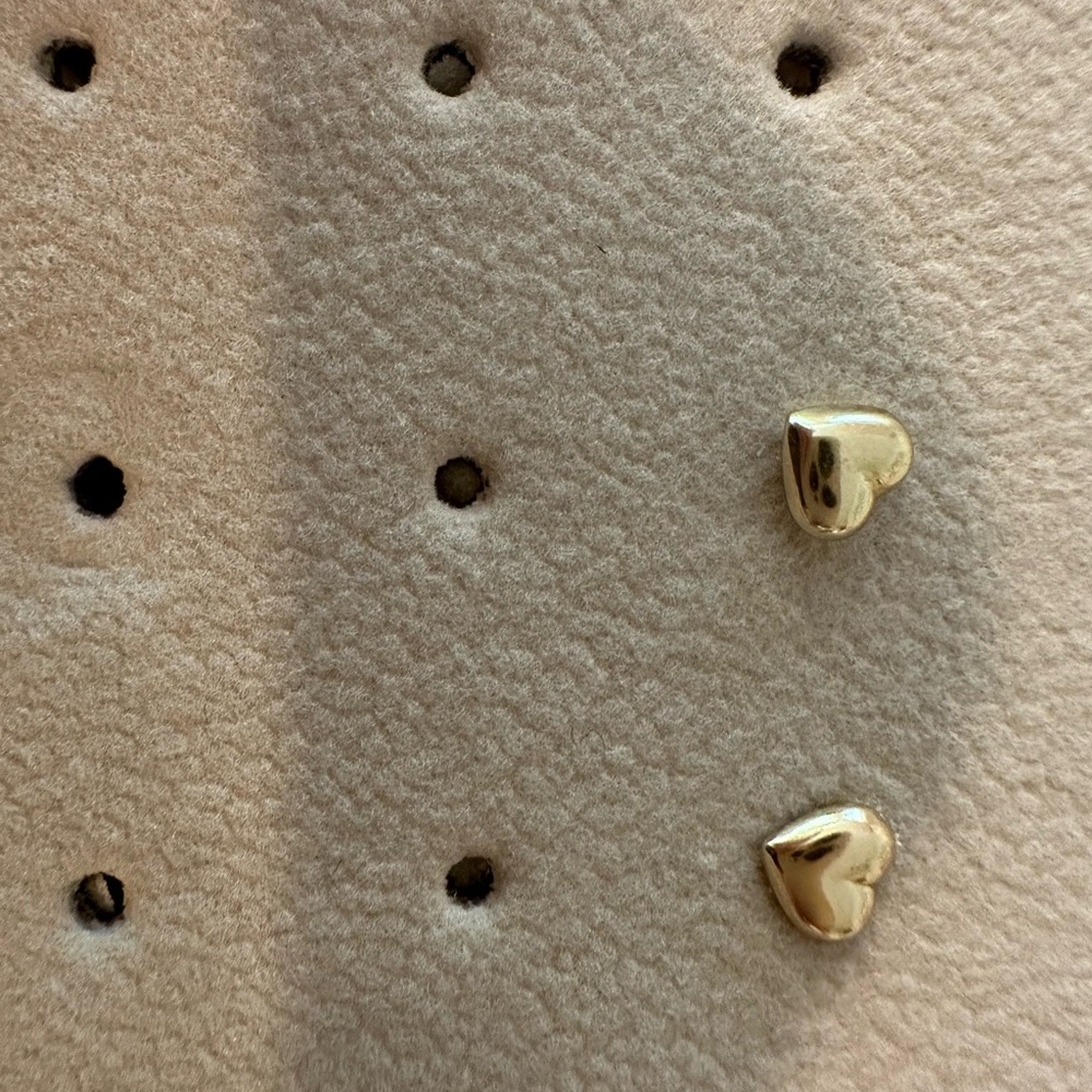 14k heart shaped earrings.real gold